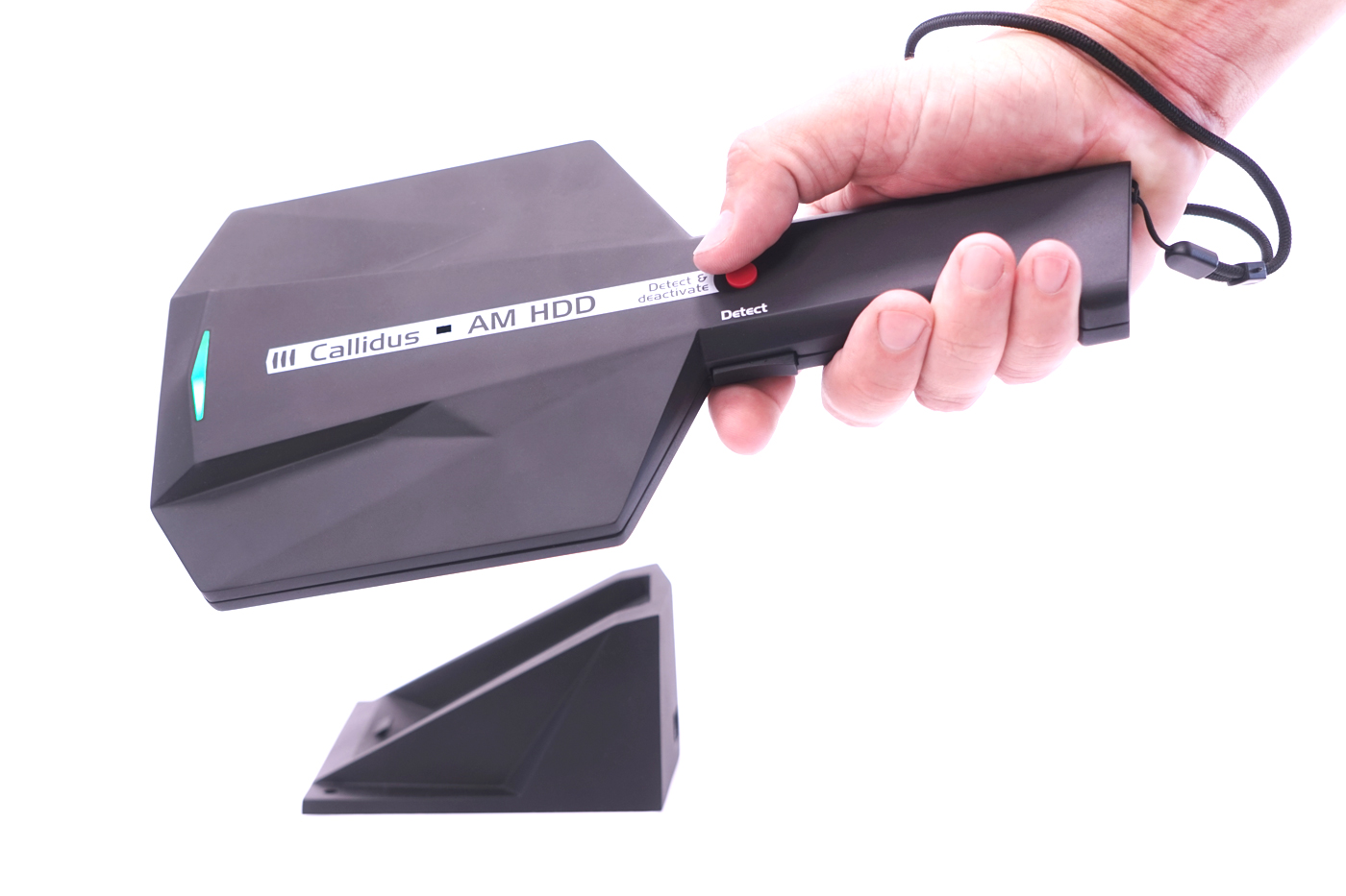 Etikety se upevňují na různé výrobky a při výstupu z prodejny aktivují alarm